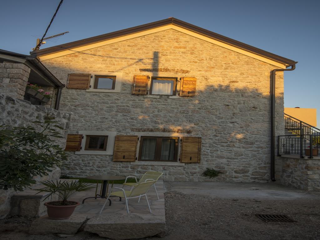 Apartments Punta Starigrad Paklenica Eksteriør billede