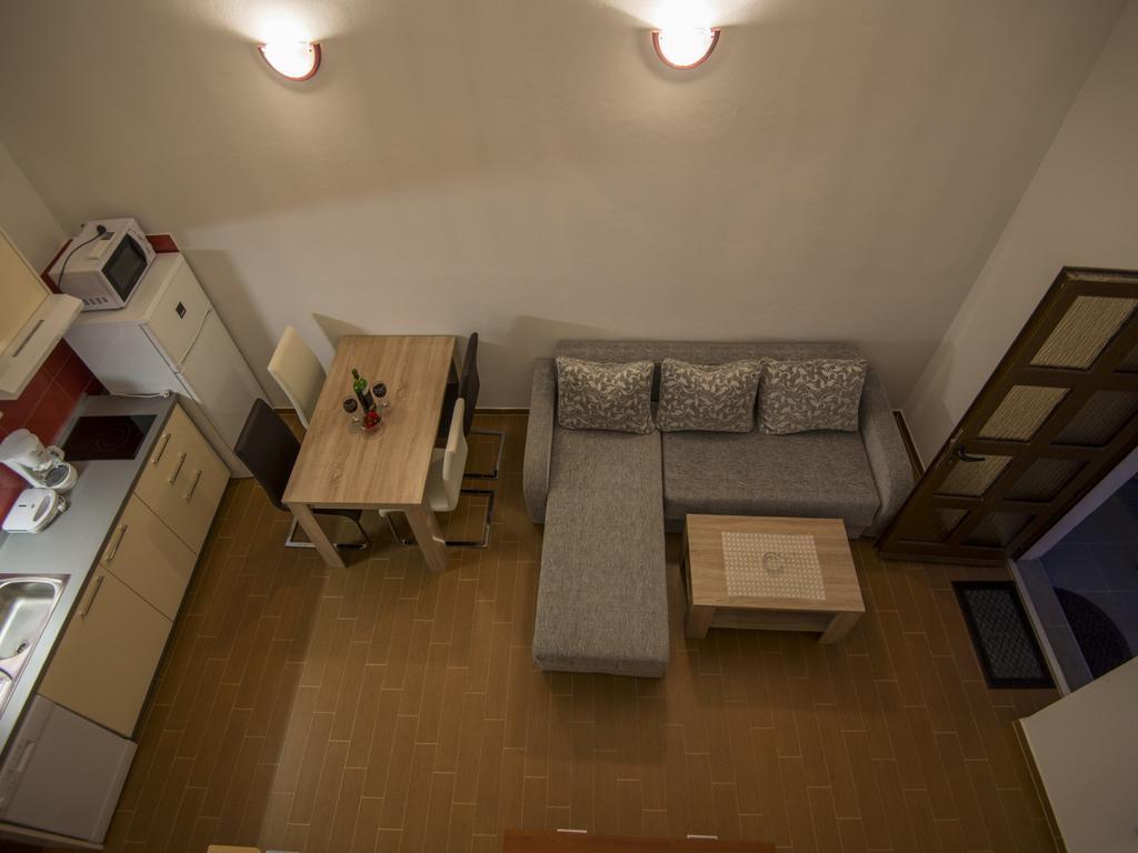 Apartments Punta Starigrad Paklenica Eksteriør billede