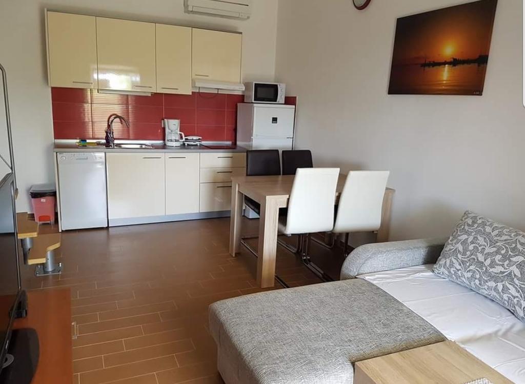 Apartments Punta Starigrad Paklenica Eksteriør billede