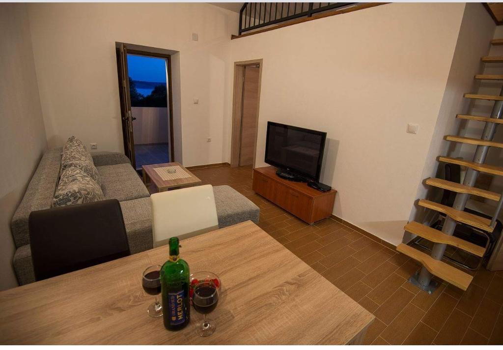 Apartments Punta Starigrad Paklenica Eksteriør billede
